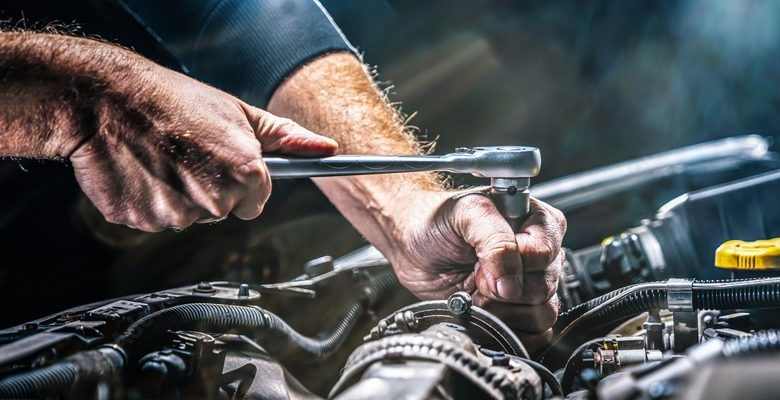 چرا کلینیک خودرو منافی در سعادت آباد تهران را انتخاب کنیم؟